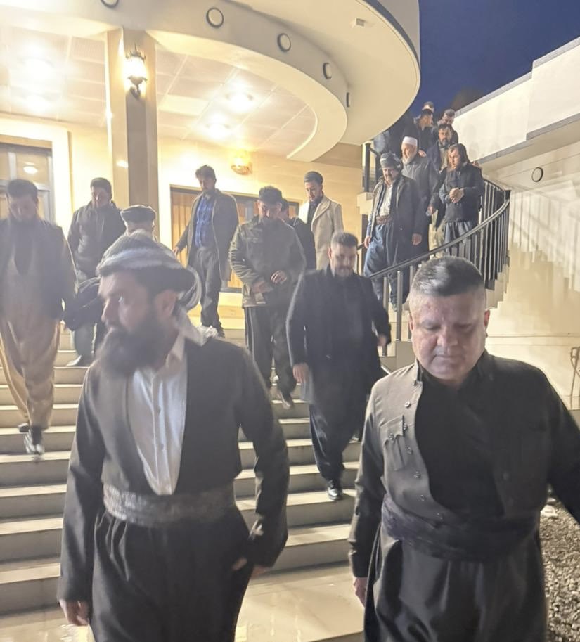 hamatalll's tweet photo. سوپاس بۆ تۆ خوای گەورەی پاكی بێ گەرد
ئەمڕۆ ماڵ و مەنزڵم پڕ بوو لە خەیر و بەرەكەت
      خۆشترین ڕۆژی مێژووی ژیانم بوو
      زانای پایە بەرزی جیهانی ئیسلامی
           دكتۆر  عبداللطيف ئەحمەد
 لوتفی فەرموو تەشریفی هێنا بۆ  ماڵمان https://t.co/SLvET6SsgI