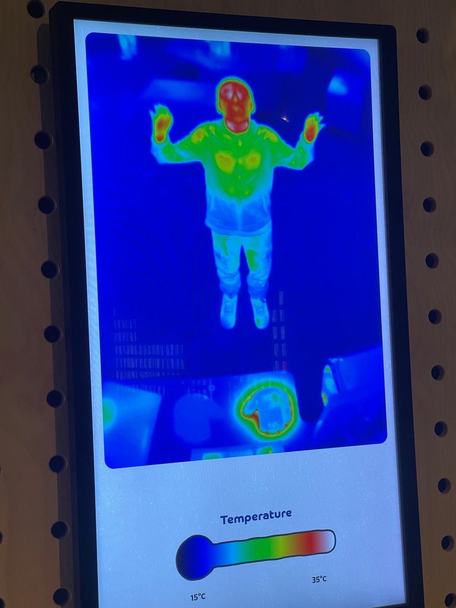 edenboysbolton's tweet image. Science sparks flying in Year 7! 
Our students loved getting hands-on with the Van de Graaff generator today, exploring static electricity and seeing their hair stand on end! Learning science has never been so electrifying! #SchoolTrip