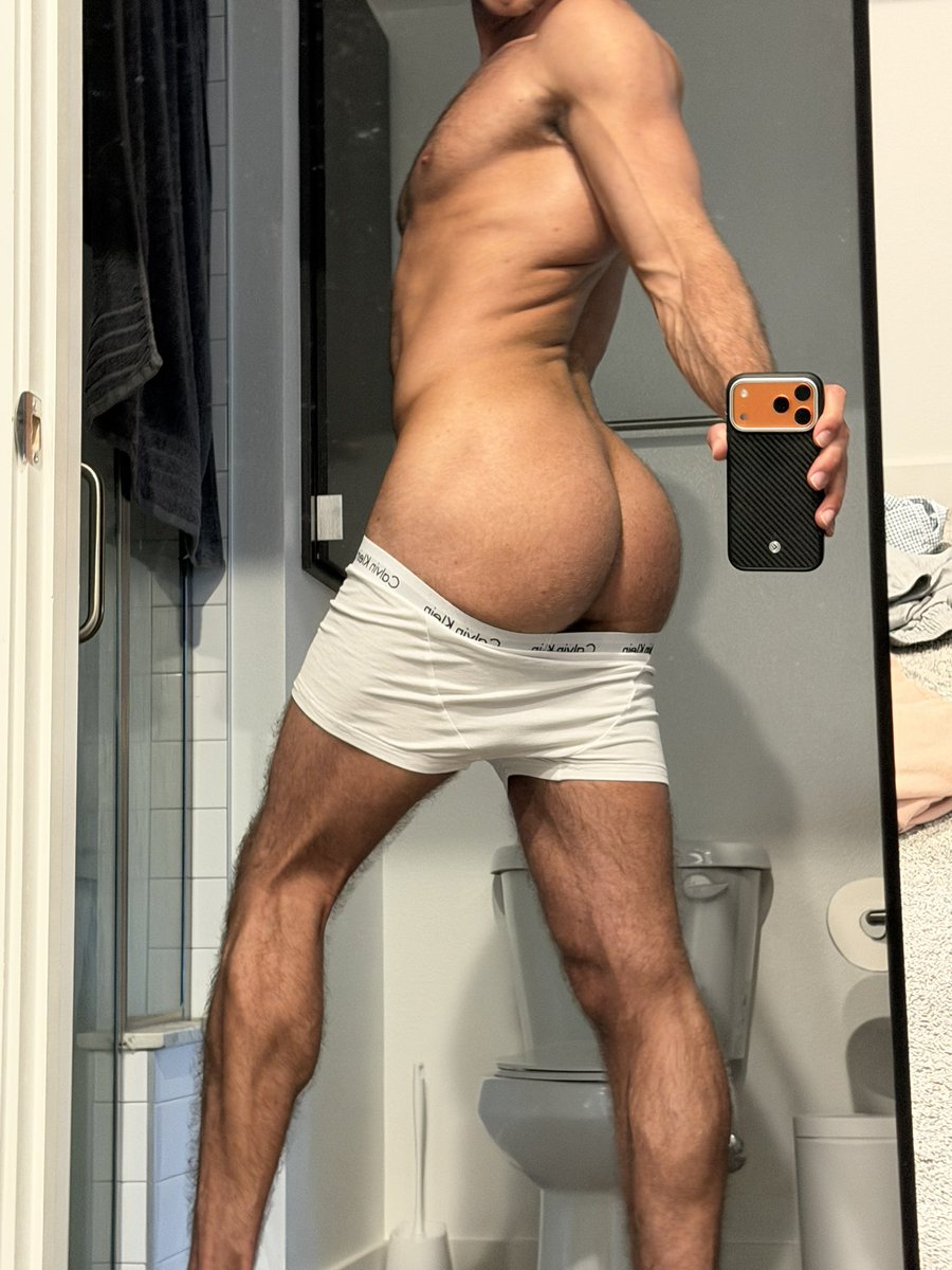 The booty begs to be shown off