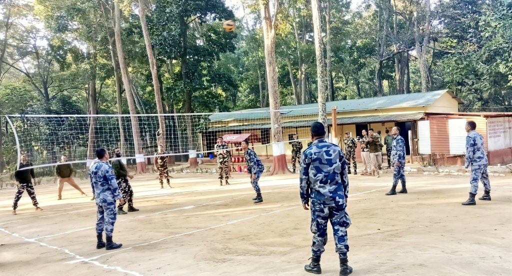 9BnSSB_INDIA's tweet photo. "सीमा पर सुरक्षा, मैदान में दोस्ती!"
नौवीं वाहिनी, सीमा चौकी कोयलाबास के जवानों ने APF नेपाल के साथ रोमांचक वॉलीबॉल मैच खेलकर मित्रता, विश्वास और सहयोग का शानदार संदेश दिया।
#SSB_INDIA
#SSBFTRLUCKNOW
#SSBSHQGKP
#SSB_APF
#IndiaNepalFriendship
#BorderBonding
#SportsForUnity https://t.co/8Uh4IfRuQY