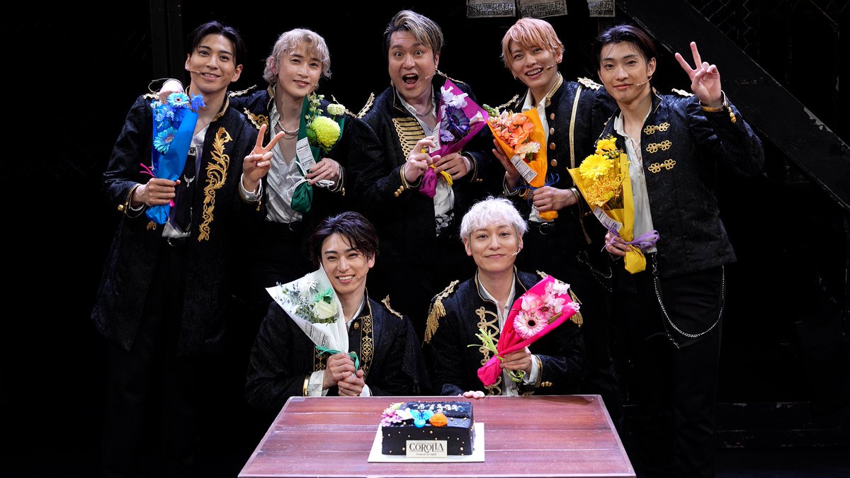 COROLLA_STAGE's tweet photo. ꧁————————꧂
　   　 COROLLA
  Produced by #KRIST
꧁————————꧂

千穐楽後の7人の集合写真をお届け！
『COROLLA』円盤発売まで
引き続きたのしみにお待ちください💐

#舞台COROLLA https://t.co/pVaZ75PbZ1