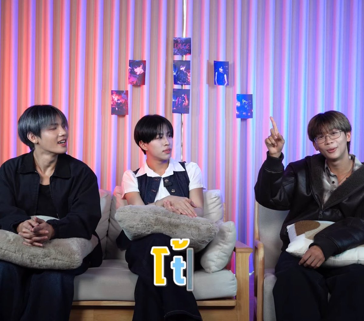 การส่องไพ๊ ของ มิน อาโป อ๊อตโต้ 🧐

มิน : “พี่มิน” มิu 
อาโป : ส่องแอคจิ้มรายคน
อ๊อตโต้ : สะกดทุกไม้ อ๊อตโต้ อ็อตโต้ โt้

ไดซ์ส่องโหดมาก ทวิตไม่ใช่พื้นที่ปลอดภัย 5655665566666655555555 ไม่มีใครรอด

MIN APO OTTO x VERIFANS
#สำเนาถูกด้อมxDICE 
#DICE_SONRAY