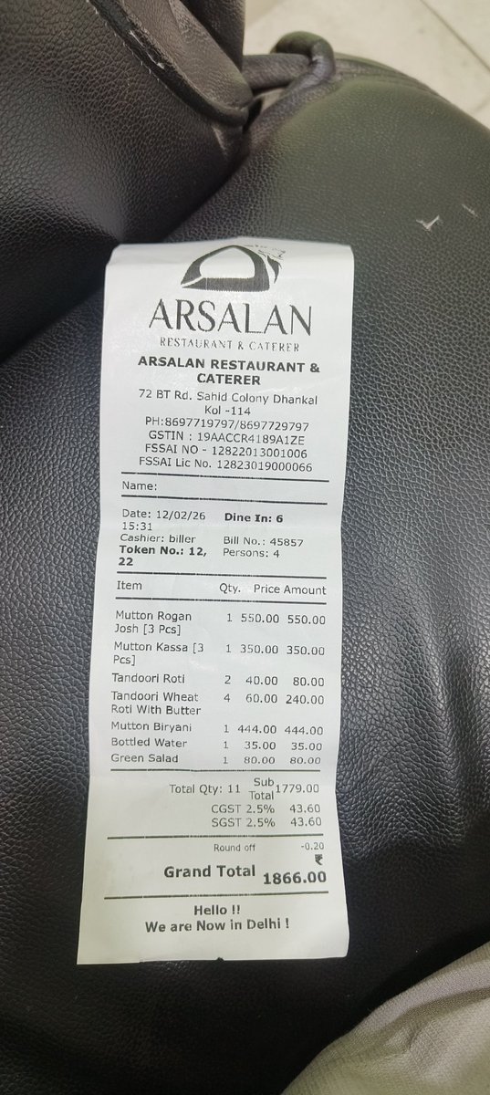 SVK007's tweet photo. @jagograhakjago @PMOIndia @MamataOfficial what is this, a reputed biryani brand of Kolkata named as Arsalan Restaurant &amp; Caterer charging water bottle price on a higher price Rs.18/- bottle was sold at Rs.35/-, please look into the matter.All proofs are attached. https://t.co/jq3CU8jD29