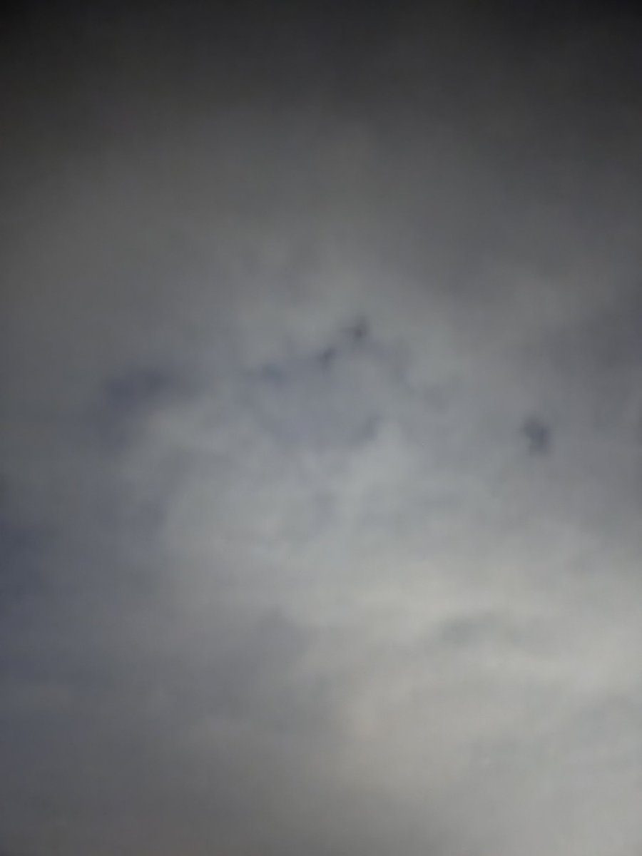 ようやく帰ってきましたが、雲優勢の夜。 今夜の月星はお預けです