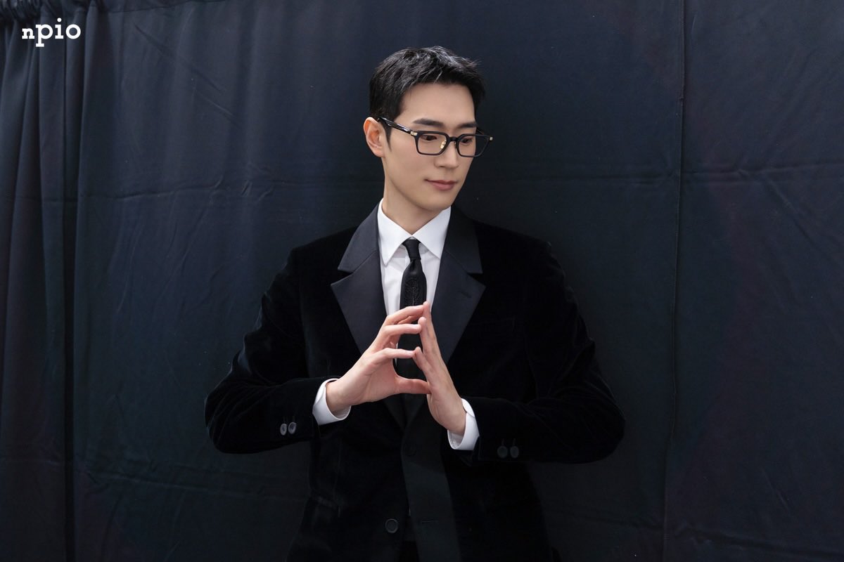 멋있고 궈엽고 혼자 다하네🤭