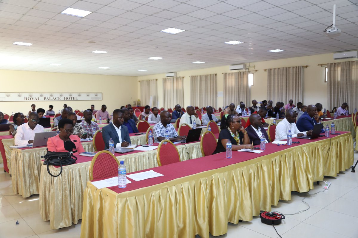 #Burundi validation des documents de politique &amp; de stratégie nationales de gestion des déchets des équipements électriques &amp; électroniques. S’ils ne sont pas gérés de manière planifiée &amp; durable, c'est une menace pour l’environnement, la santé publique <a href="/mrmeict/">RESSOURCES MINIERES, ENERGETIQUES, ...</a> <a href="/BMineagrie/">BURUNDI/MINEAGRIE</a>