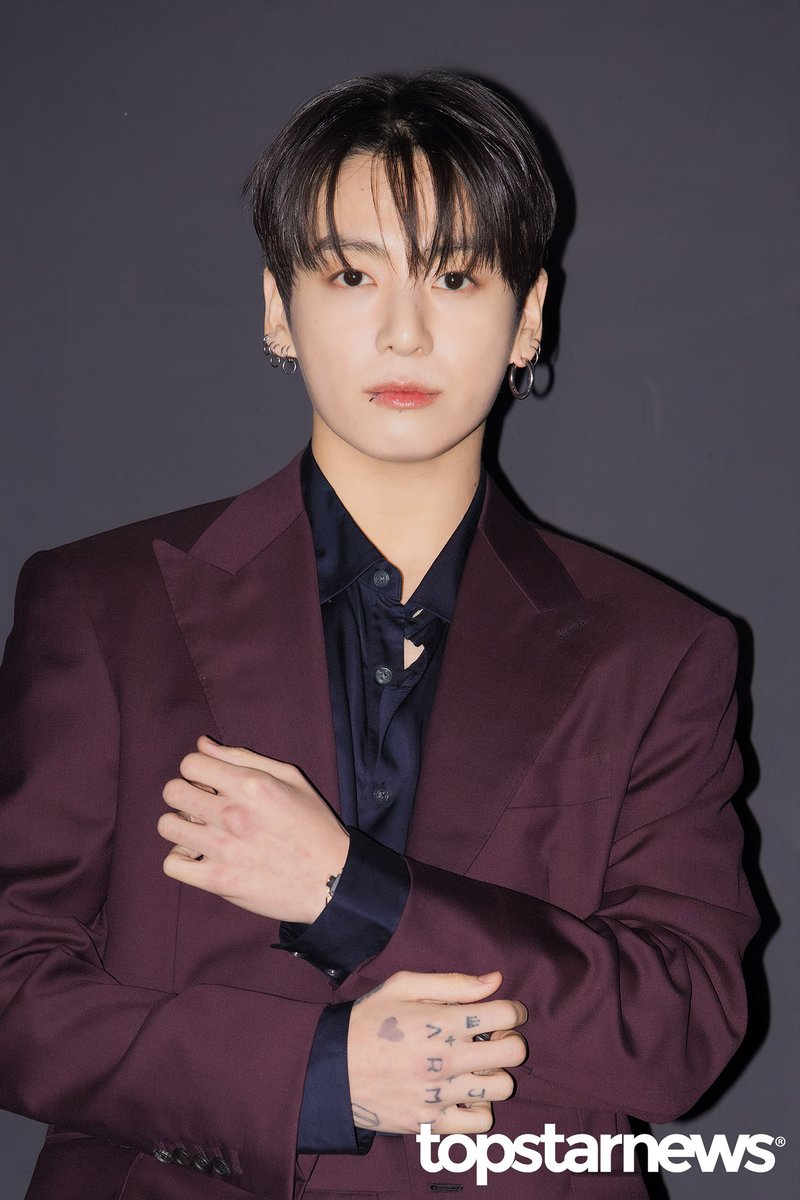 [HD포토] 방탄소년단 정국, ‘압도적 비주얼’ (위블로 포토콜) #정국 #JUNGKOOK #방탄소년단 #BTS #위블로 #HUBLOT #포토월 #프리뷰 topstarnews.net/news/articleVi… <- Original Photo