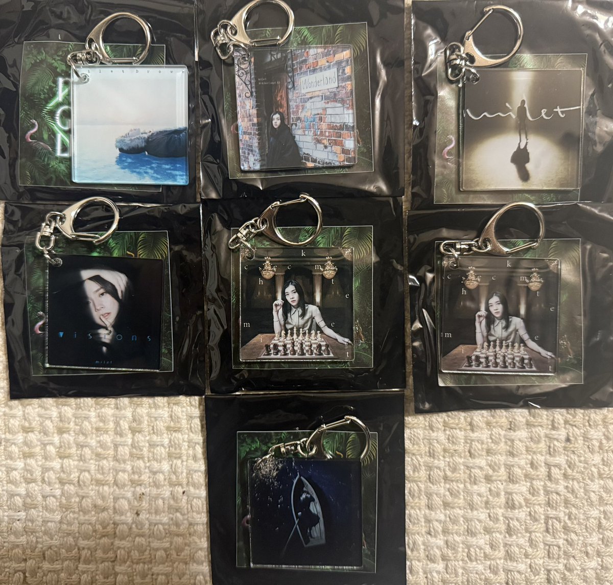 もはや前日のこの時間なのでゆる募 GREEN LIGHTSの時に購入して被っ