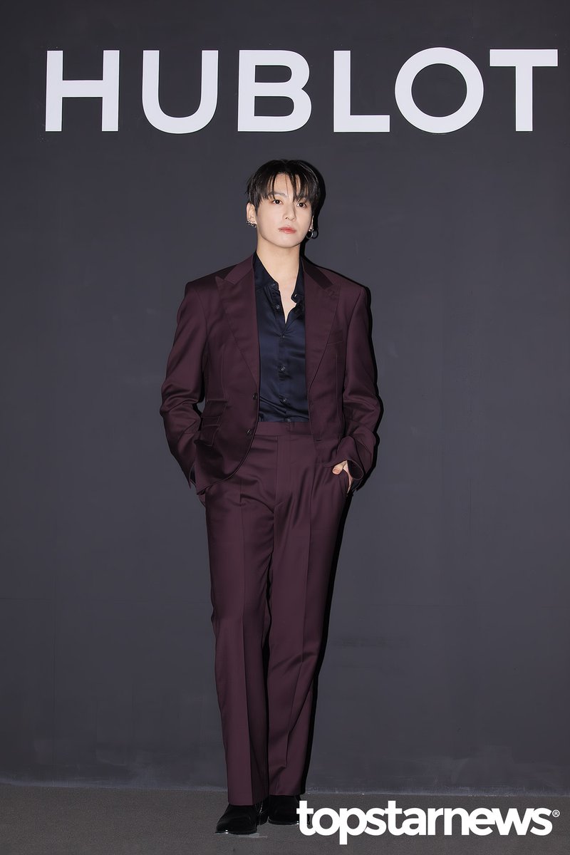 TSN_PHOTO's tweet image. [HD포토] 방탄소년단 정국, ‘멋이 있다’ (위블로 포토콜) #정국 #JUNGKOOK #방탄소년단 #BTS #위블로 #HUBLOT #포토월 #프리뷰 topstarnews.net/news/articleVi… &amp;lt;- Original Photo