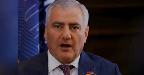 solidzmee's tweet photo. արա լավ AI https://t.co/nzdagtdgo2