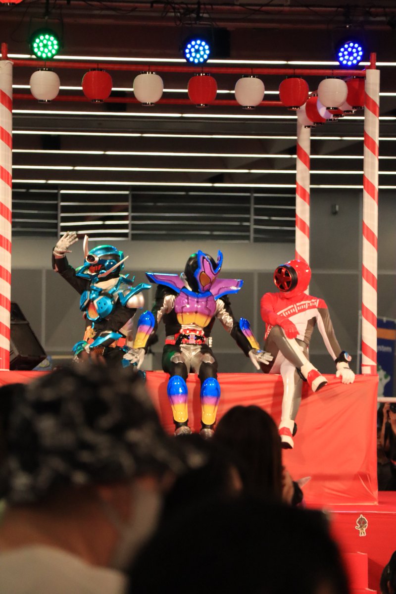 #見た人もなにか無言で3人組をあげる