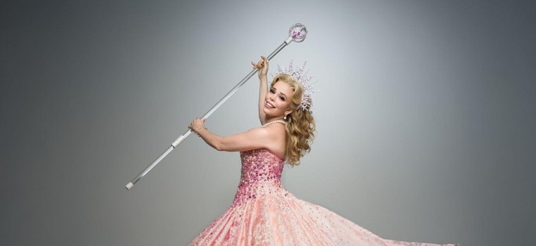 Fabi Bang leva Glinda ao desfile da Colorado do Brás arteview.com.br/2026/02/fabi-b…