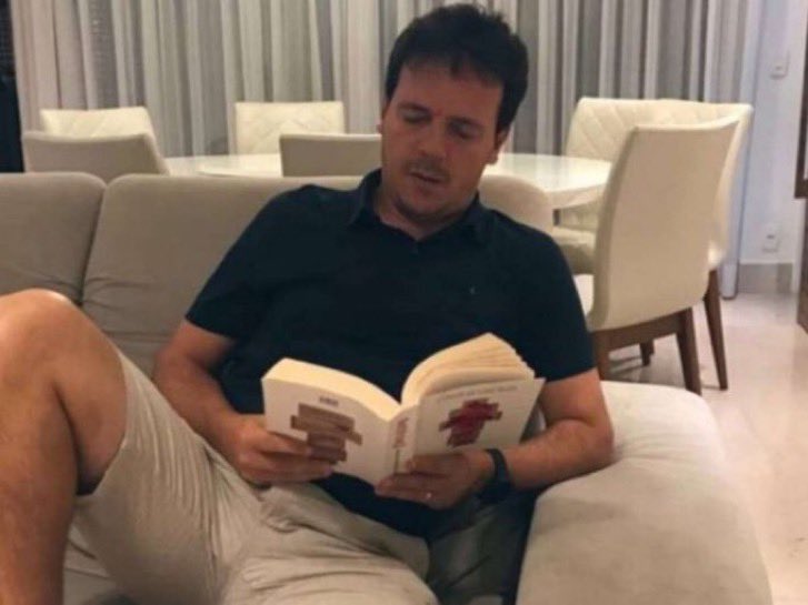 CuriosidadesBRL's tweet image. Fernando Diniz em partidas de Brasileirão na carreira:

218 jogos
81 vitórias
53 empates
84 derrotas

- 9 derrotas nos últimos 11 jogos.