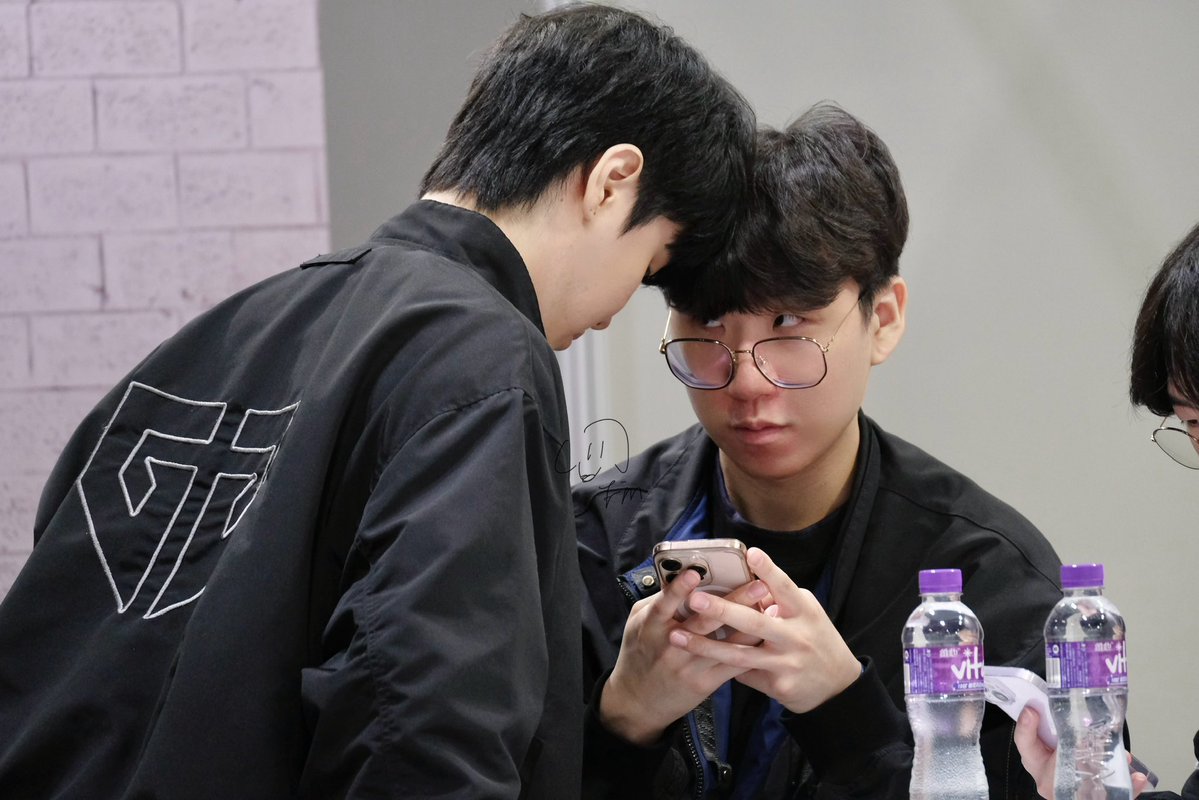 genglehends's tweet image. some things never change