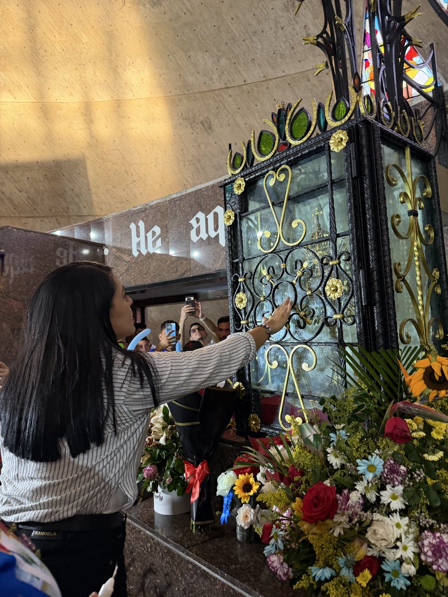 mariaoropeza94's tweet image. Después de 18 largos meses de injusto encarcelamiento, hoy regreso a mi Guanare para dar gracias a Dios y a la Virgen de Coromoto por acompañarnos y permitirnos seguir creyendo en el milagro de una Venezuela libre.

Rezamos por la libertad de TODOS los presos políticos.🇻🇪