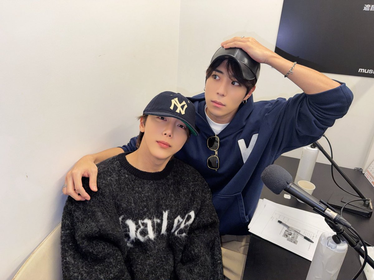 Too Many Color (TMC) tweet media