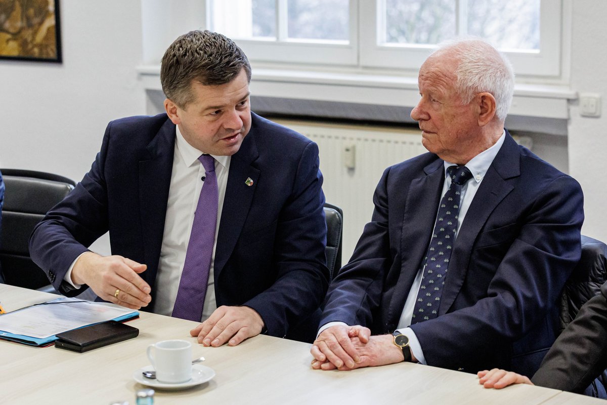 Sachsen-Anhalt tweet media