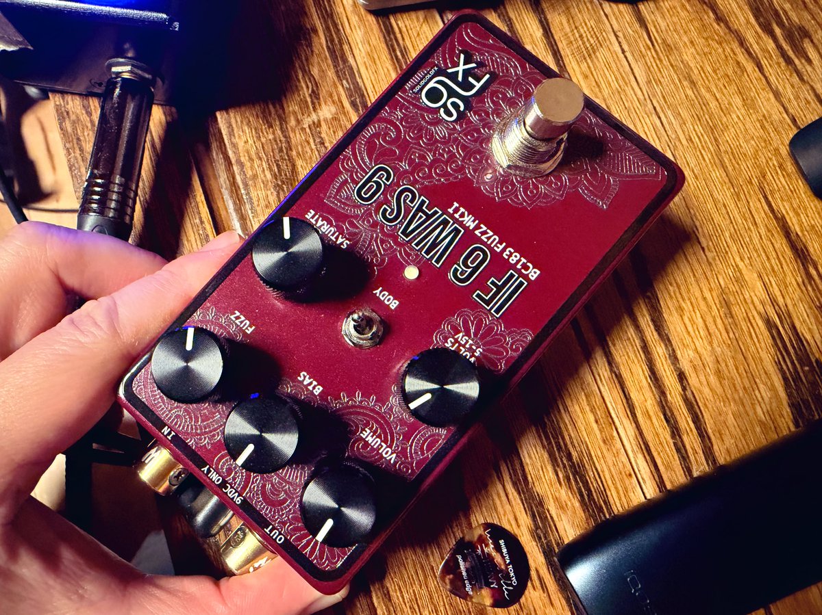 BC183 solidgoldfx ギターエフェクター