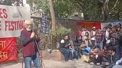 ComradeDRaja's tweet image. The CPI strongly condemns the attack on Prot. S. Irfan Habib while he was speaking at a public event in Delhi University. @irfhabib 

This is not disagreement or debate, this is cowardly intimidation. Ideas must be fought with ideas, not with violence, threats or hooliganism.…