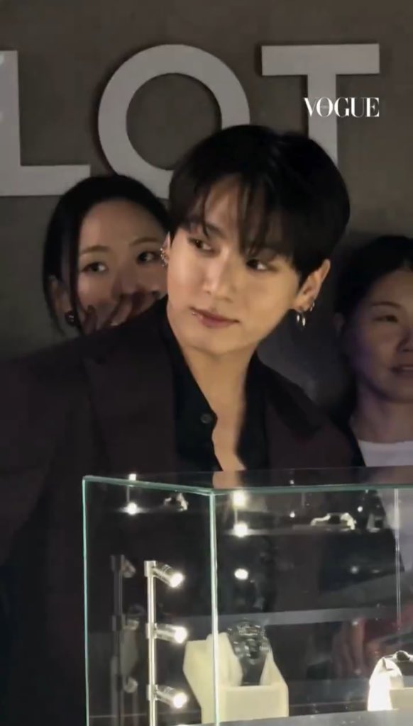 คำนำหน้า
  ○ พ่อ
  ○ เฮีย
  ○ เสี่ย
  ○ ปะป๊า
  ○ ตัวพ่อ
  ○ แด๊ดดี๊
  ○ เหล่ากง
  ○ ตัวท็อป
  ○ พี่พระเอก
  ◉ ถูกทุกข้อ