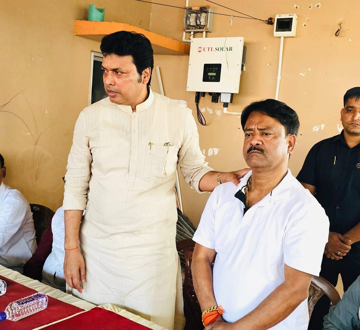 BjpBiplab's tweet photo. Miscreants sheltered by the Trinamool Congress, who have zero public trust, attacked the car of the wife of BJP MLA Shri Ashok Kirtania ji from North Bongaon and relentlessly threw bricks and stones. In a state with a woman Chief Minister, daily incidents of attacks on women are creating shameful chapters of West Bengal's history before the entire country.

Today, I visited the home of BJP MLA Shri Ashok Kirtania ji, met with his wife and family members, and addressed the local BJP workers. I’ll