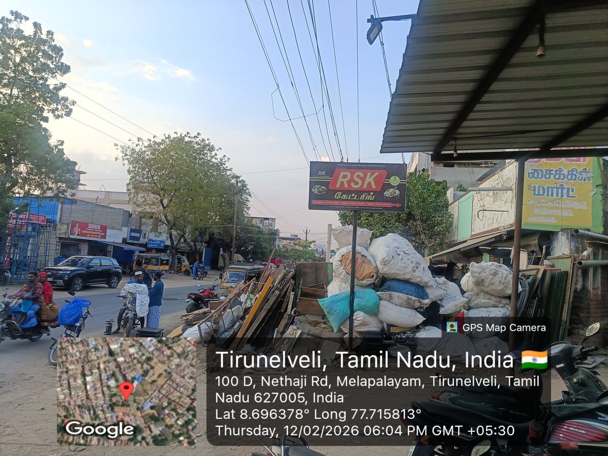 V55star's tweet photo. @TirunelveliCorp 
C. No 2/206

இந்த ஆக்கிரமிப்பு சீர்கேட்டையும் கொஞ்சம் கவனிங்க சார்..
பல நாட்களாக இந்த அவல நிலை தொடர்கிறது... மேலப்பாளையம் நேதாஜி 100 அடி ரோடு இப்ப 25 அடி தான் உள்ளது....
@TirunelveliCorp
@Collectortnv
@Udhaystalin
@Office_of_Udhay
 @CMOTamilnadu https://t.co/lFnzSYo8wD