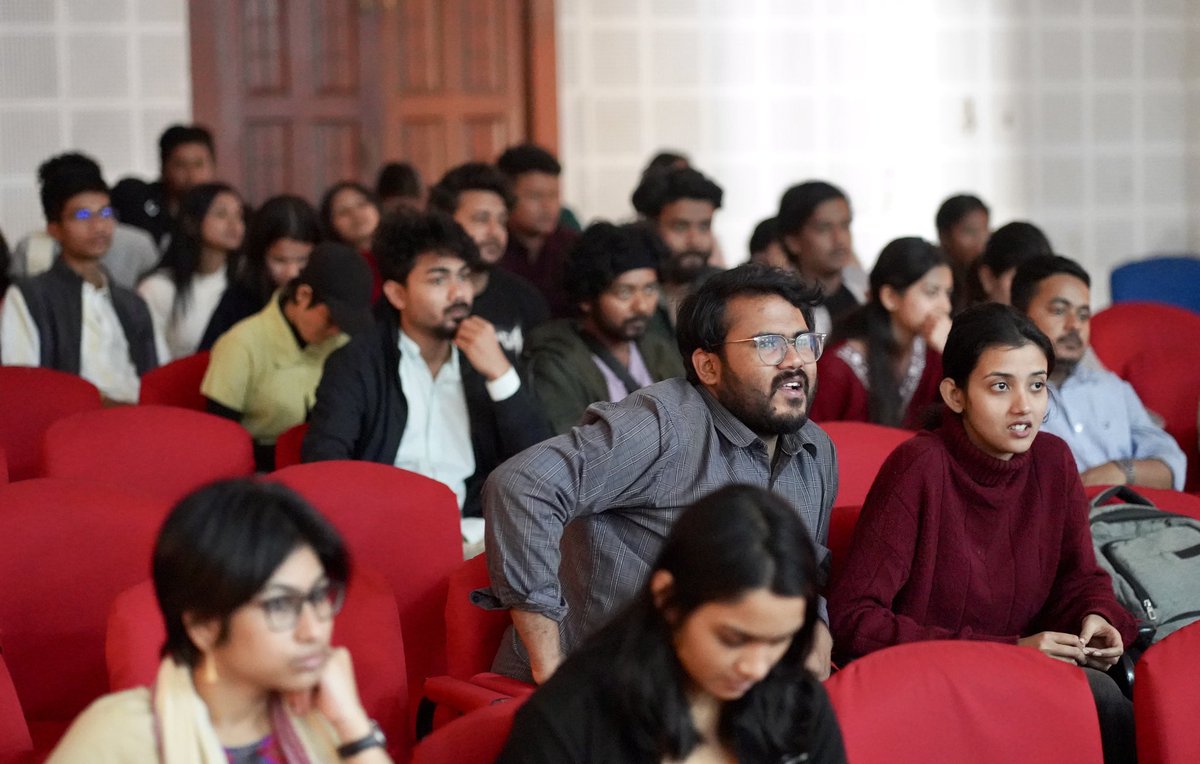 গুৱাহাটী বিশ্ববিদ্যালয়ৰ যোগাযোগ আৰু সাংবাদিকতা বিভাগৰ শিক্ষাৰ্থীসকলৰ দ্বাৰা পৰিচালিত চিনেমা ক্লাব CINEMATES ৰ উদ্যোগত ১০ ফেব্ৰুৱাৰী তাৰিখে ফণীধৰ দত্ত প্ৰেক্ষাগৃহত ব্যৱহাৰিক পাঠ্যক্ৰমৰ অংশ হিচাপে ছাত্ৰ ছাত্ৰীৰ দ্বাৰা নিৰ্মিত চলচ্চিত্ৰ প্ৰদৰ্শনী অনুষ্ঠিত হয়। 

প্ৰদৰ্শনীত ১২ খন