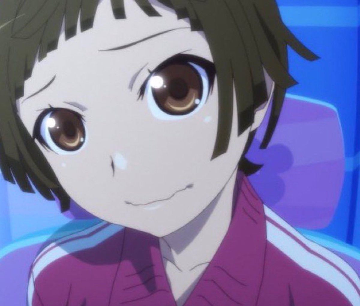 Un ex mutual me dejó de seguir a mí y a medio mundo, supongo que para hacer la típica de creerse el famosito

Y ahora está recontra ignorado porque el muy mongólico no sabe que el algoritmo te penaliza un montón cuando haces eso 🗿