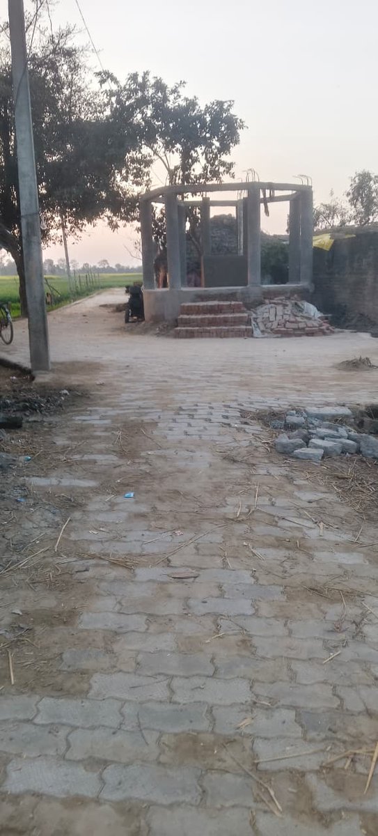 बहराइच में नहीं रूक रहा अवैध निर्माण
पयागपुर के ग्राम सेवढ़ा मेहीलालपुरवा में सरकारी खलिहान की जमीन पर दबंग छयलबिहारी जमीन को अवैध  कब्जा करने के उद्देश्य से कर रहे निर्माण जिम्मेदार आला अधिकारी संज्ञान ले।
क्या शासन प्रशासन करेगा कार्यवाही।
<a href="/bahraichpolice/">BAHRAICH POLICE</a> <a href="/DMBahraich/">DM BAHRAICH</a>