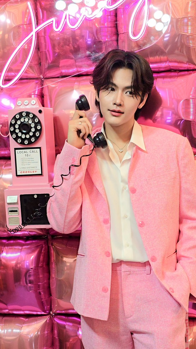 LoveAlertSeries's tweet photo. ✨งาน House of Sephora ✨

#mmatthew  #FamThanuphat
#ช่อง8 #LoveAlert #มีคำเตือนโปรดระมัดระวัง https://t.co/M3NLuatzdH