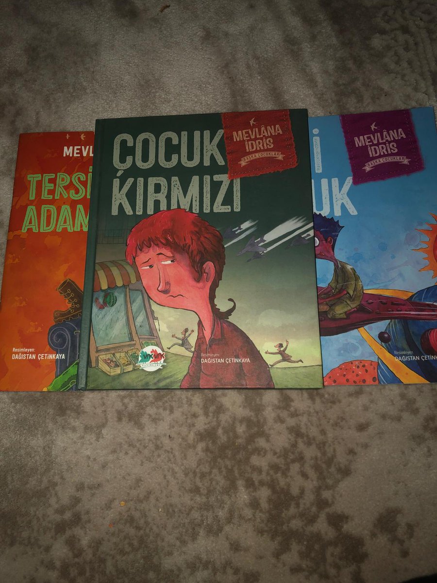 Kitaplarımız sonunda geldi. Artık Gazoz Çeşmesi'ni dört gözle bekleyeceğiz. Çocuklardan çok ben heyecanlandım. Mevlana İdris'e rahmet, şükran ve duayla..