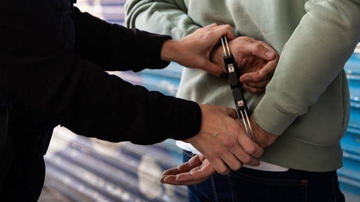 Avui ERC no ha votat a favor de lluitar contra els lladres multireincidents. 

Poc a poc, cada vegada estan més lluny de la gent. Però això si, cada vegada més al costat d’Espanya.