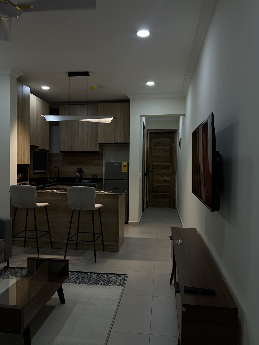 DeEyesonRealty's tweet photo. 🏢 Apartment Features:
🔹 Fully furnished with a fitted kitchen
🔹 En-suite bathroom
🔹 Rooftop Access
🔹 Food Services available
🔒 Facilities:
✔️ 24/7 Security & CCTV
✔️ Secure parking
✔️ Standby generator
✔️ Rooftop access
✔️ Free WiFi
#airbnb #yearofreturn #realty #ghana https://t.co/1QN71VhD51