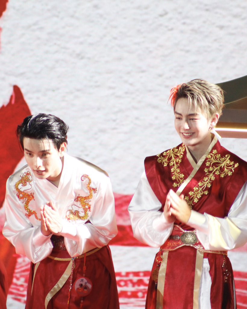 คือเหมือน ยก น้ำ ชา มาก ไอบ้าาาป้าเสียแล้ว 😭😭