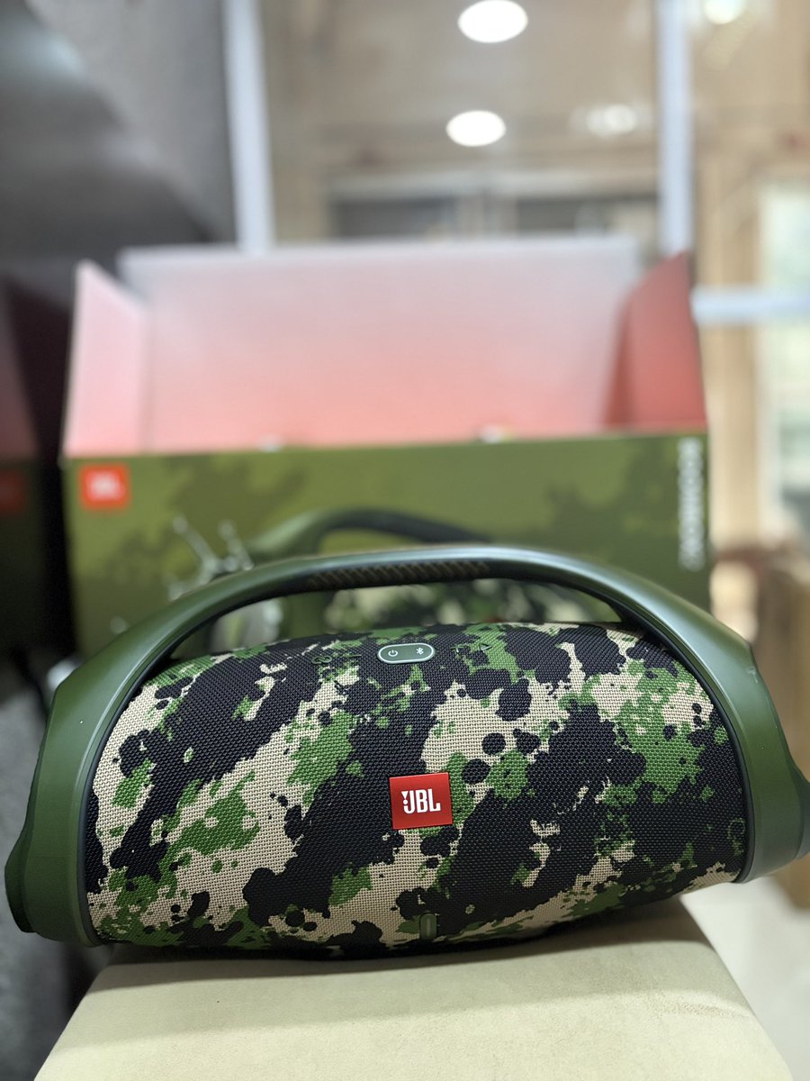 Yakatamarket_ng's tweet image. JBL Boombox 2 (Camo Edition) 🔊🔥
Massive Bass. 24hrs Playtime. Waterproof. Party Anywhere 💦🎶 ₦520,000

If you love loud, clean sound — this is for you.
Who’s taking this home? 👀👇

#JBL #Boombox2 #PremiumSound #BluetoothSpeaker #YakataMarketStore
