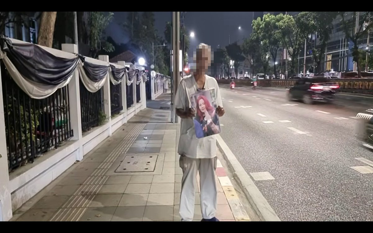 กิจกรรม #ยืนหยุดขัง หน้าศาลอาญารัชดา
#หยุดคุมขัง
#นิรโทษกรรมประชาชน
#ม็อบ12กุมภา69