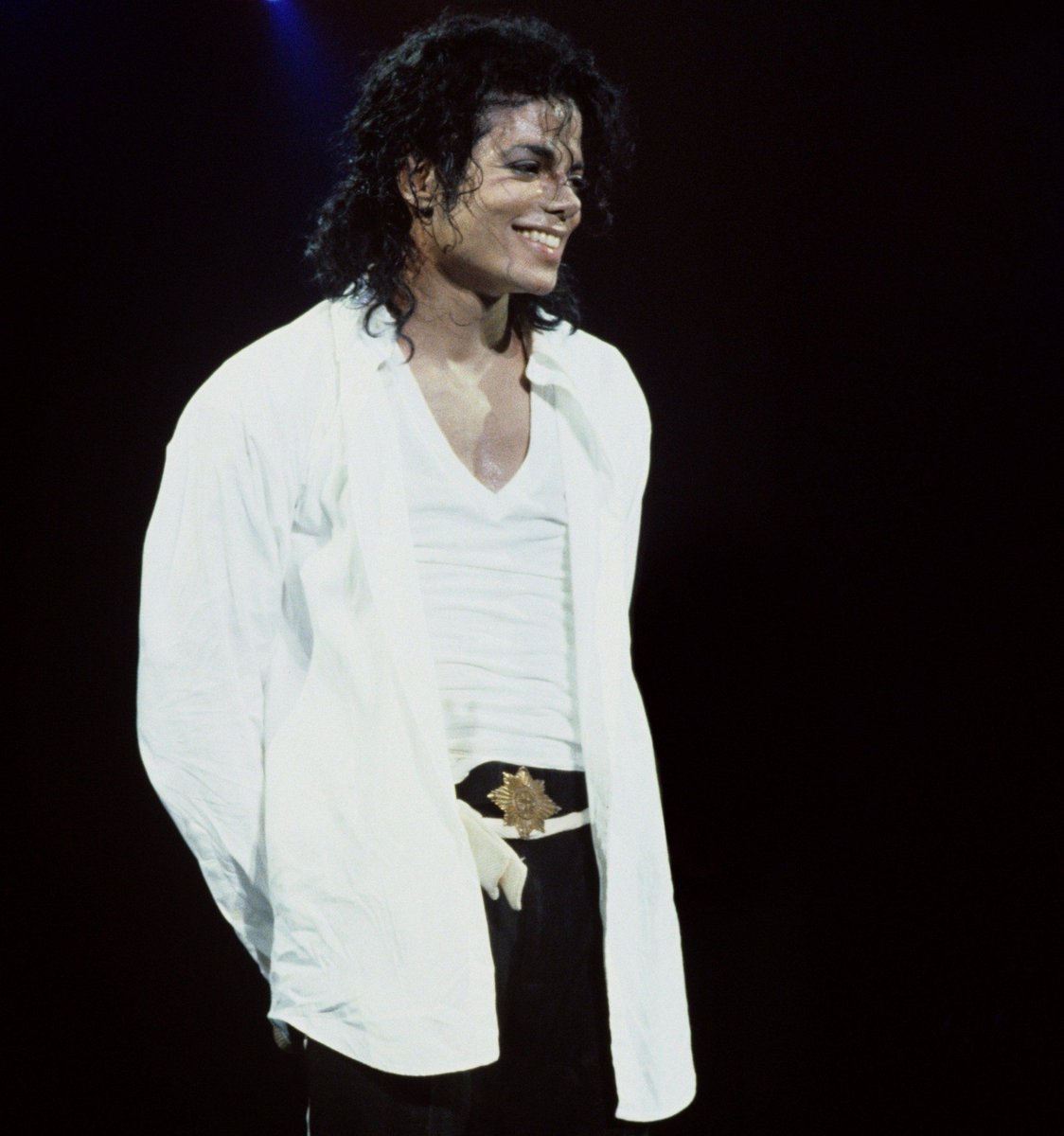 iam_MikeWst's tweet photo. @john322226 He gave his all for his fans. 
Still listening to his song. 
Even my baby brother who was born 6 years after his death loves him. https://t.co/MRM7OIILYx