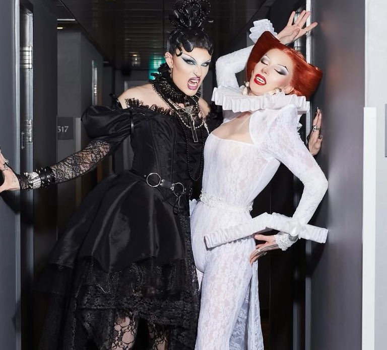 browbugs's tweet photo. the people(me) yearn for vampire dayasco to make a come back https://t.co/GrmKBT7ZmN