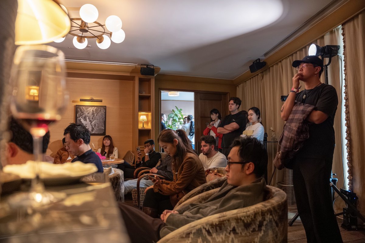 sentient_zh's tweet photo. Sentient Salon #Consensus HK 2026 圆满结束

精彩的AI主题讨论来自 REP 联合创始人 @zeroxcholy 、Billions 联合创始人 @provenauthority 、Larange BD负责人 @BrianNovell 和 VANA 生态负责人 @muskan_kalra24 

而面对大环境的迅速变态，顶级VC们也分享了自己的观点，感谢Sentient 全球增长策略负责人 @abhishek095 主持，观点来自 Pantera Capital Partner @nihal_maunder 、Animoca Brands 投资策略伙伴 @Obsid1an_ 、Hashkey Capital 投资经理 @Lepus_xbt 

Sentient 🧠 2026 下一站见