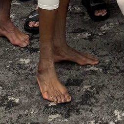 HaterReport's tweet photo. Mikal Bridges feet are INSANE 

Bro toes throwing up gang signs 😭😭 https://t.co/kN5UK8qc9U