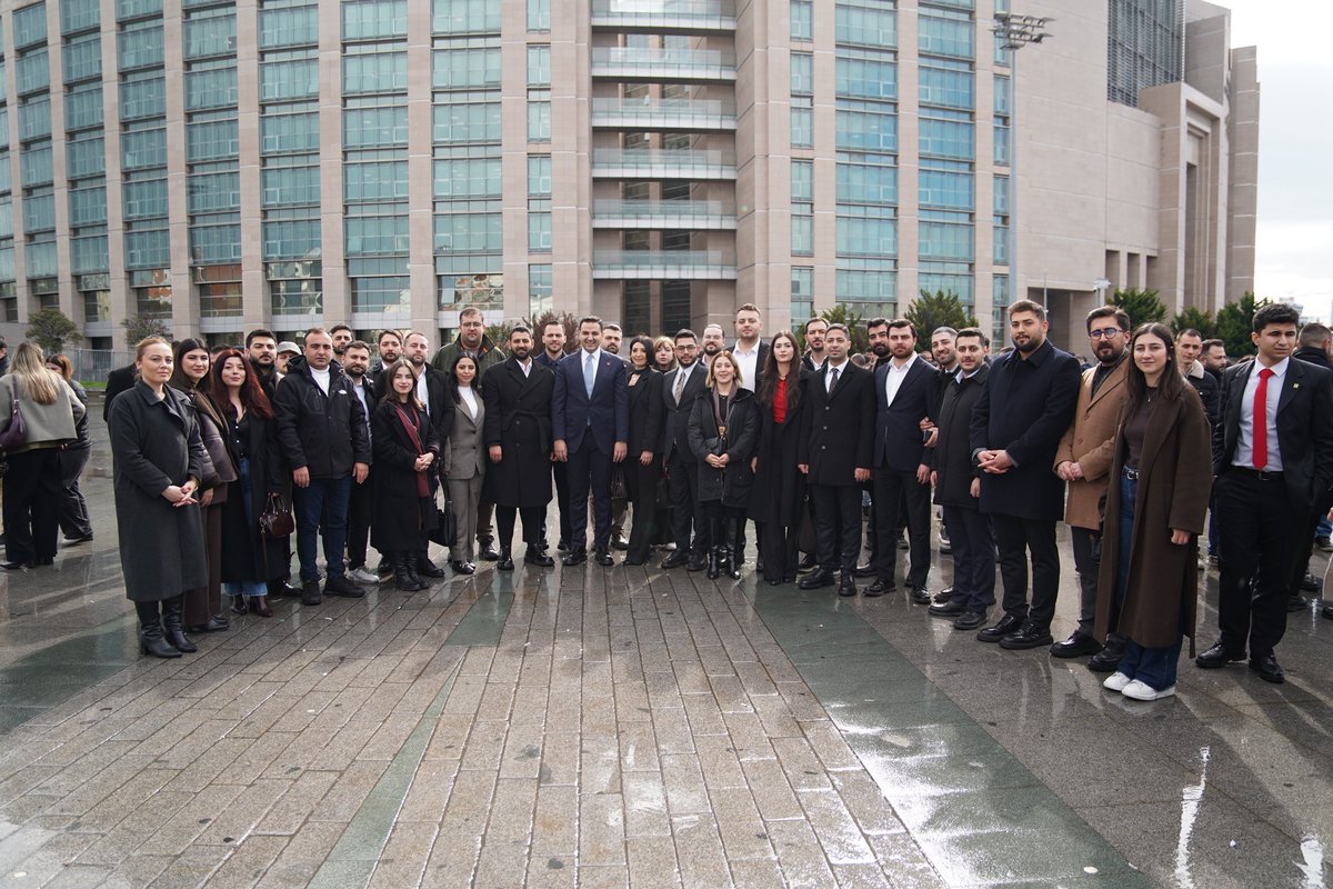 📍İstanbul
Olağan Merkez Yürütme Kurulu toplantımızı İstanbul Genelbaşkanlık çalışma ofisimizde gerçekleştirdik.

Gençliğin sesini kısmaya çalışan, gençlerin siyaset yolunu tıkayan iktidara karşı Genelbaşkanımız Cem Aydın’a destek içinÇağlayan Adliyesindeyiydik.

Gençler susmaz!