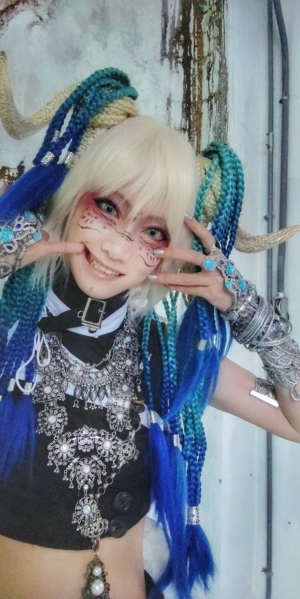 「…甘き感染？…へぇ……
…俄然きょーみ湧いてきたぁ♪」
#梅吉photo #創作コス