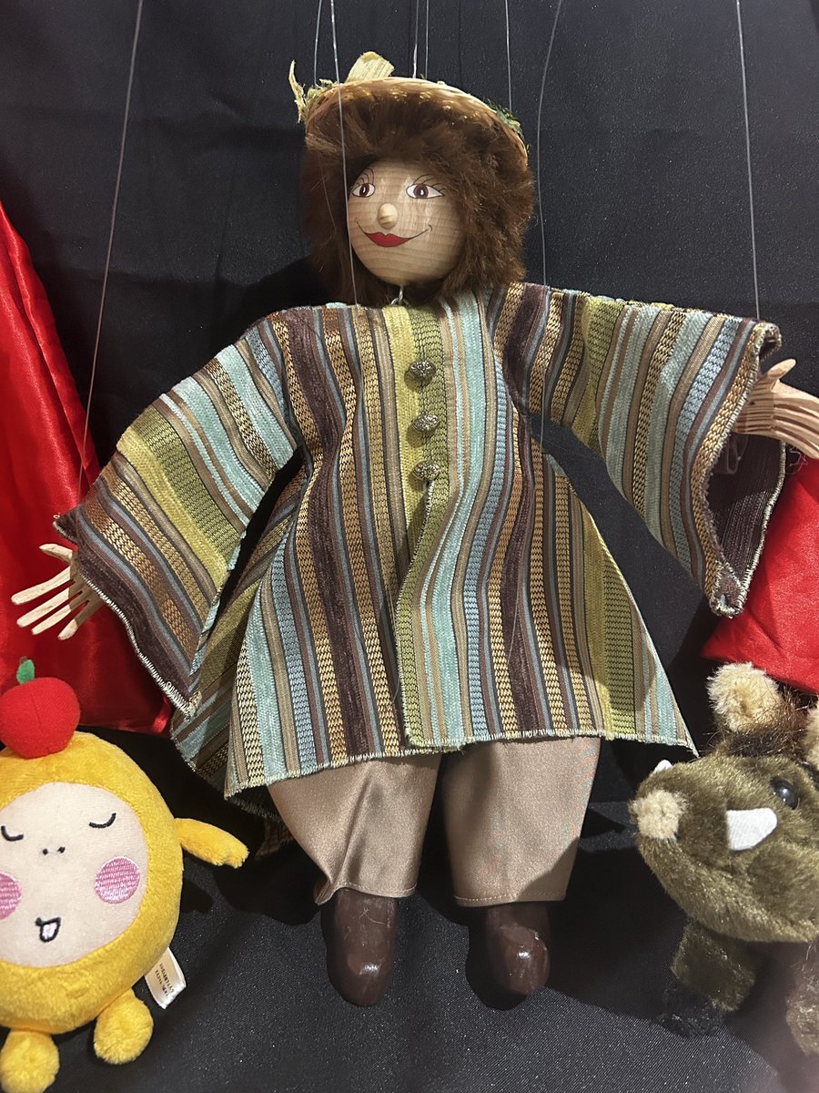 【センターNEWS】
📢人形劇関係のお知らせ📢
1988年に飯田市はフランスのシャルルヴィル・メジェール市と友好都市提携を結びました✨今回、飯田市役所のC棟（飯田動物園側）の入口にパネル展示を行っています。ぜひ見に行ってくださいね♪
＃シャルルヴィルメジェール市
＃フランス
＃飯田市