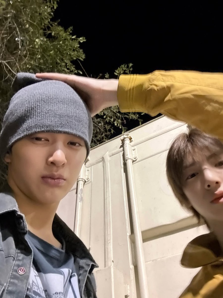 ตอนได้ลูบหัวพี่นางแฮปปี้มาก โดนพี่ลูบหัวปุ้ ๆ บ้างทำหน้าบึ้ง เจ้าก้อนเอ้ย55555555555555