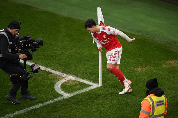 NelsonWalex's tweet image. Fanbases supporting Arsenal today;

• Arsenal 

Fanbases supporting Brentford 
•Man City 
•Spurs
•Everton
•Chelsea
•United
•West Ham
•Crystal Palace
•Bournemouth
•Villa
•Newcastle
•Brighton
•Fulham
•Sunderland
•Forest
•Burnley
•Wolves
•Leeds
Too much friends of…