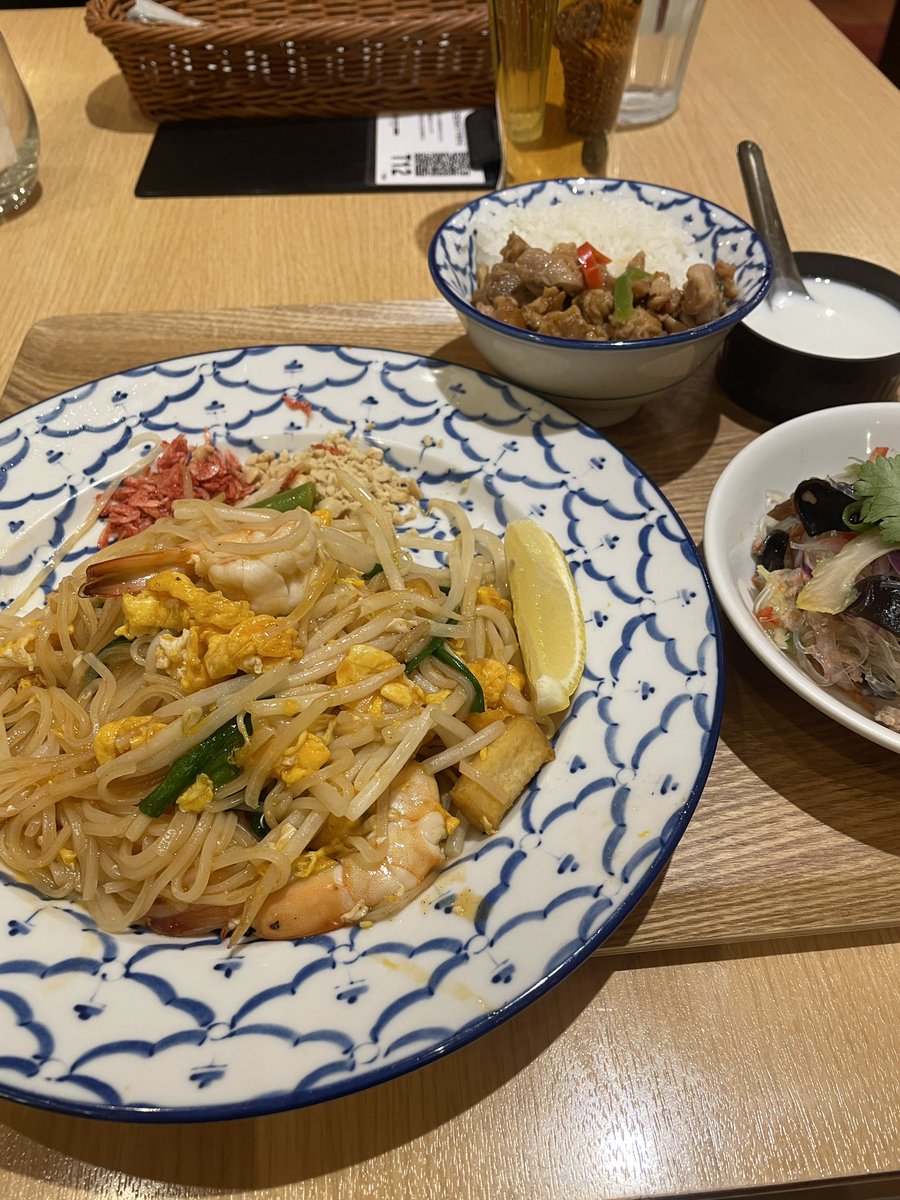 0sikko's tweet photo. タイ行きタイ！w https://t.co/9vkYJcDlxo