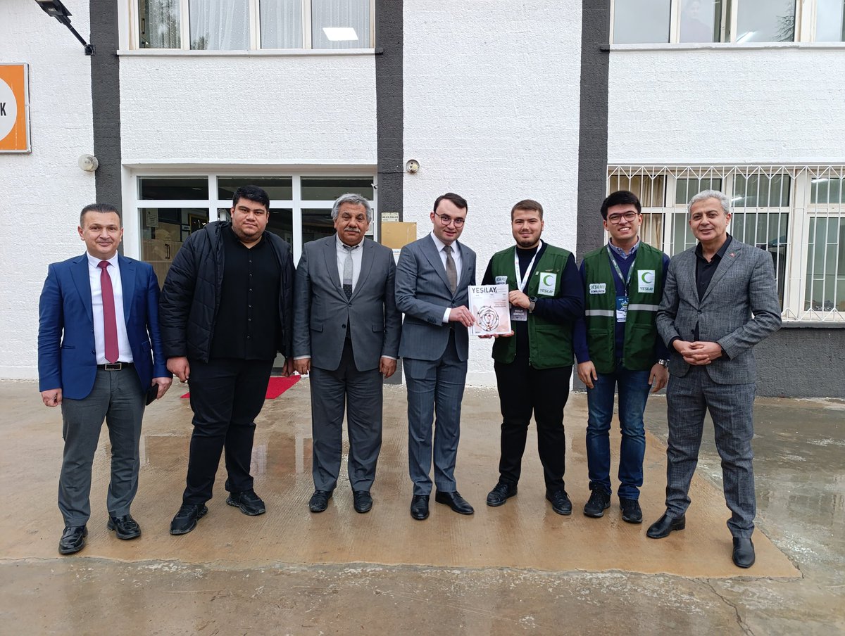 Kaymakamımız Hasan Raşit Tașkın, Belediye Başkanımız İrfan Karaca ve İlçe Millî Eğitim Müdürümüz Mehmet Yavuz, Yeşilay gönülleri ile bir araya geldi.