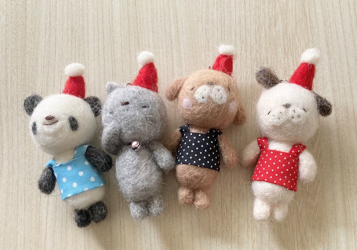 S4KiBOTwjHiGdhM's tweet image. １匹だけ、裸ん坊
#服　#猫好き　#犬好き