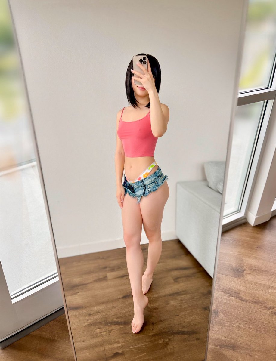 hot girls hate trump 😛