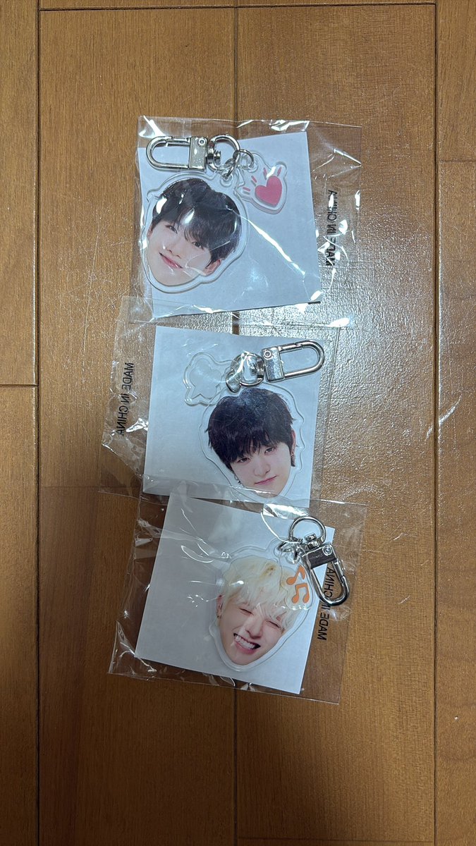 treasure popup カプセルトイ 顔アクキー 喜怒哀楽 交換 譲 (喜